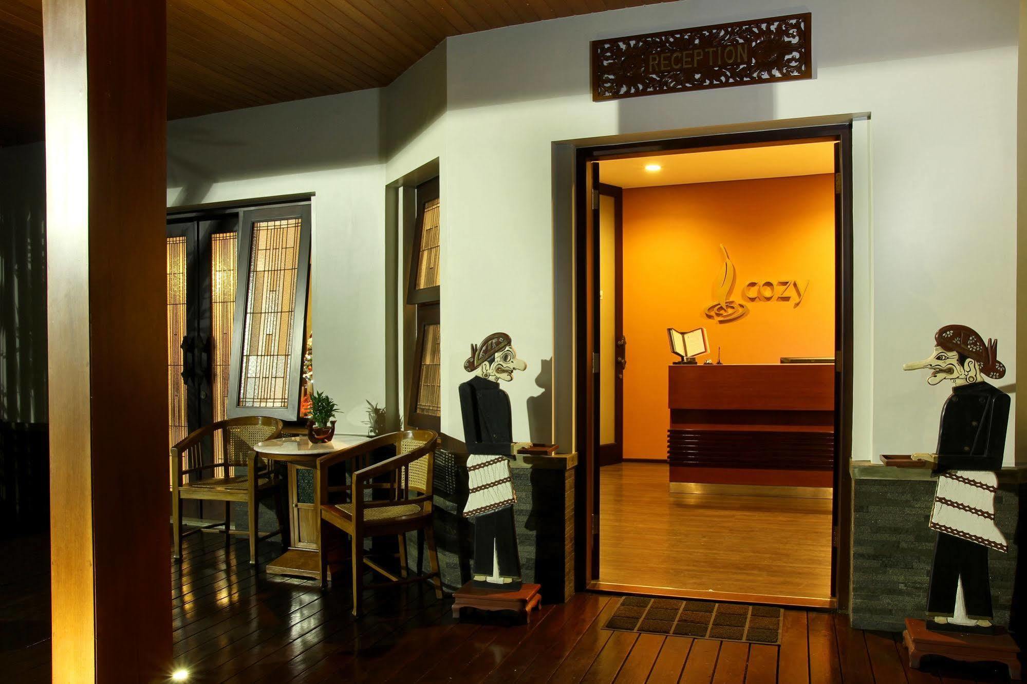 Cozy Boutique Guest House Malang Eksteriør bilde