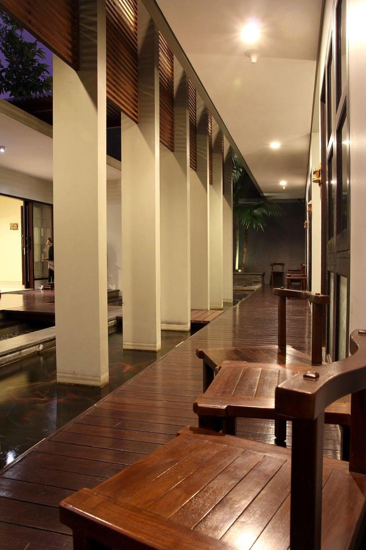 Cozy Boutique Guest House Malang Eksteriør bilde